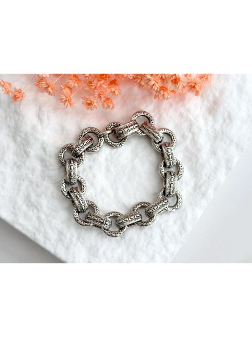 Chainlink Abstract Carved Hinged Magnet Vintage Silver Toned Bracelet - Picture 2 of 16